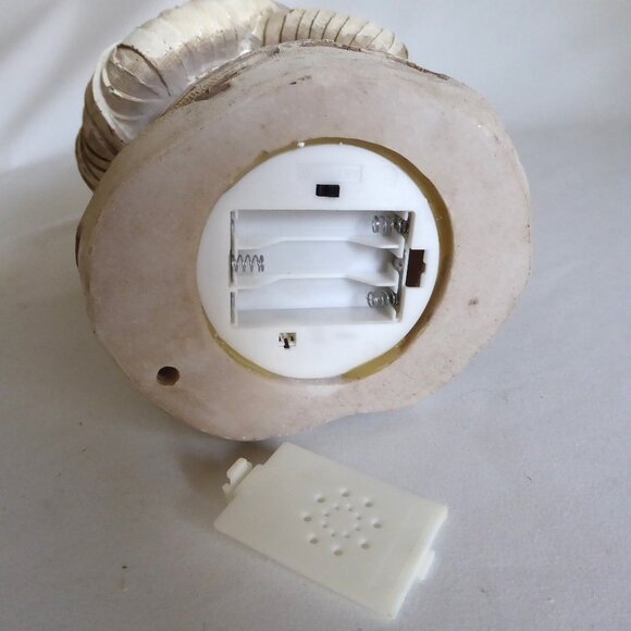 NEW 14.5” HOLIDAY BARN GOTHIC HALLOWEEN MUMMY BUST LED LIGHT UP RESIN SCULPTURE - Picture 13 of 15